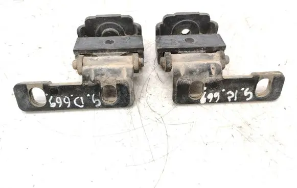 Renault Laguna II Tailgate/trunk/boot hinge