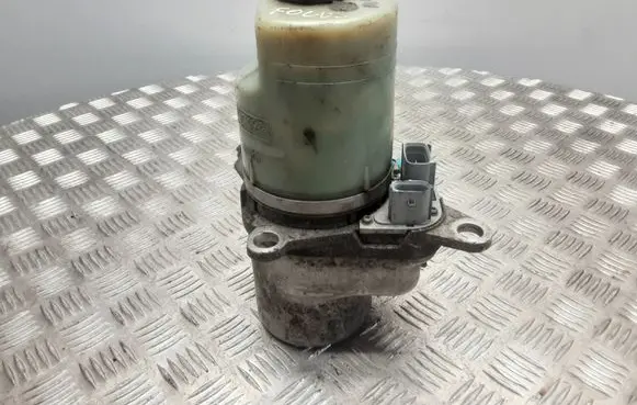 Ford Focus Power steering pump 4M513K514DA