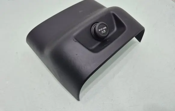 Volvo S60 Cigarette lighter rear 3595778
