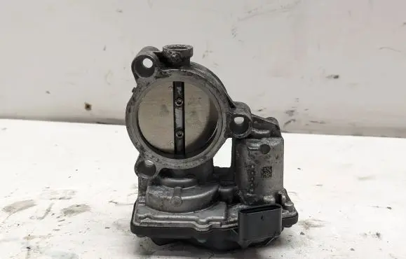 BMW 2 F46 Throttle valve 7618838 A2C15022300 13547618838