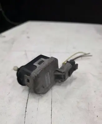 Opel Zafira A Headlight level adjustment motor 90590665
