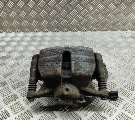 Volkswagen PASSAT B8 Front brake caliper 8V0615124D