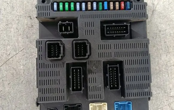 Peugeot 207 Fuse box set 9659285380VALEO