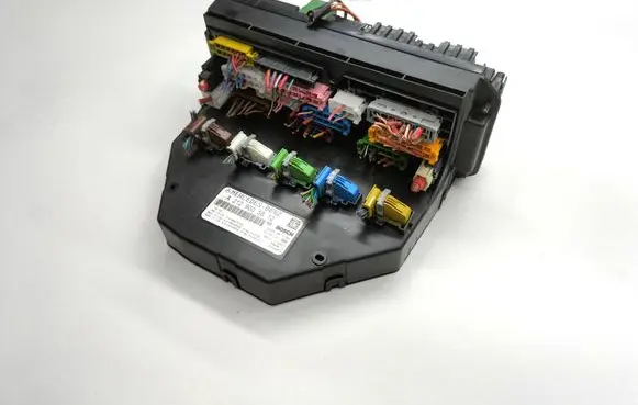 Mercedes-Benz C W204 SAM control unit A2129005812