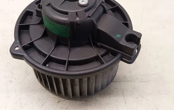 Toyota Avensis T250 Heater fan/blower 0130101602