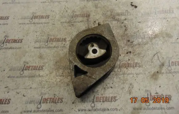 Mercedes-Benz A W168 Engine mount bracket
