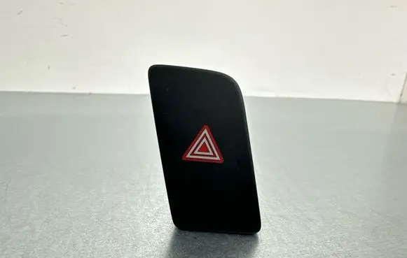 Audi Q3 8U Hazard light switch 8U1941509