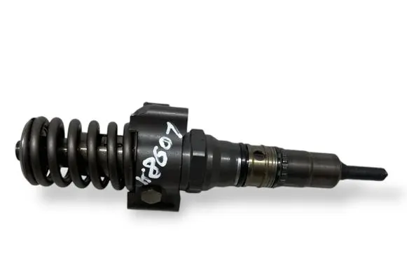 Volkswagen Golf V Fuel injector 03G130073G 0414720404