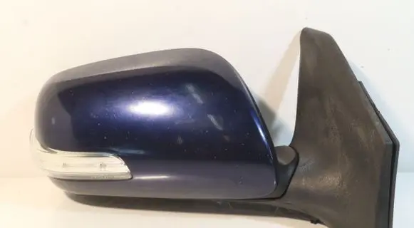 Toyota Avensis T250 Front door electric wing mirror E11020058