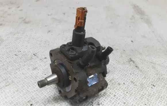 Peugeot 406 Fuel injection high pressure pump 0445010010