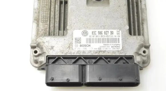 Volkswagen Touran II Engine control unit/module 03C906027BQ