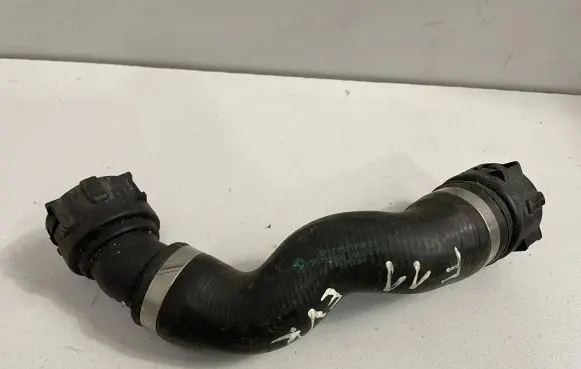 BMW 5 GT F07 Engine coolant pipe/hose 8511928