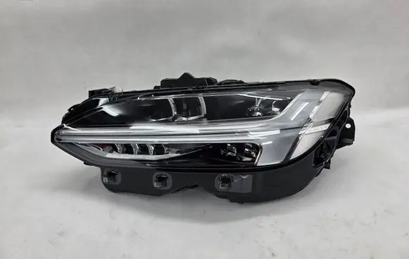 Volvo S90, V90 Headlight/headlamp 32404725