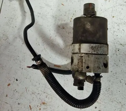 Volkswagen PASSAT B5 Brake power pressure regulator 8e0614175d