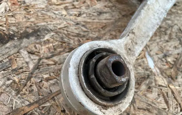 Volkswagen PASSAT B5 Front control arm