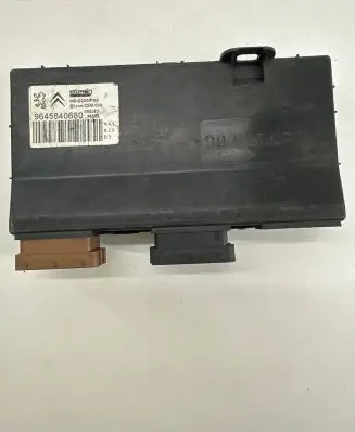 Peugeot 407 Seat control module 9645840680 004583 D2X6S