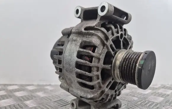 Mercedes-Benz E W212 Generator/alternator A0009067902