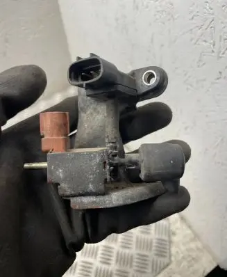Toyota Avensis T220 Turbo solenoid valve 8942120210