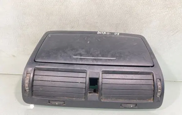 Skoda Octavia Mk2 (1Z) Dash center air vent grill 1z0820951