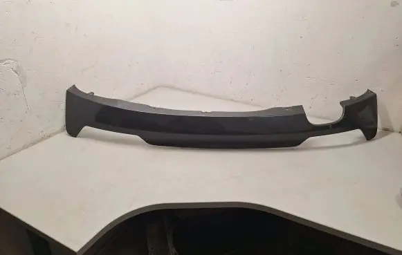 Front bumper lip
