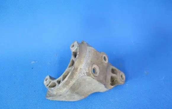 Volkswagen Touareg II Power steering pump mounting bracket 059145167AL