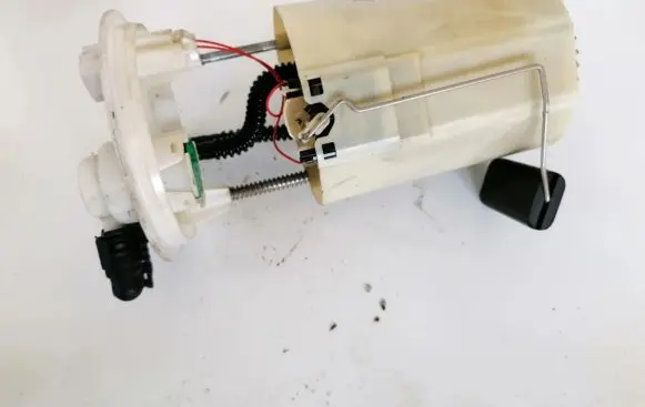 Toyota Avensis T250 Fuel level sensor 