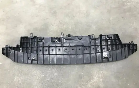Front bumper skid plate/under tray