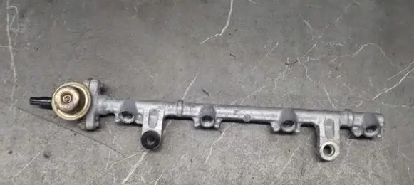 Toyota Yaris Fuel main line pipe