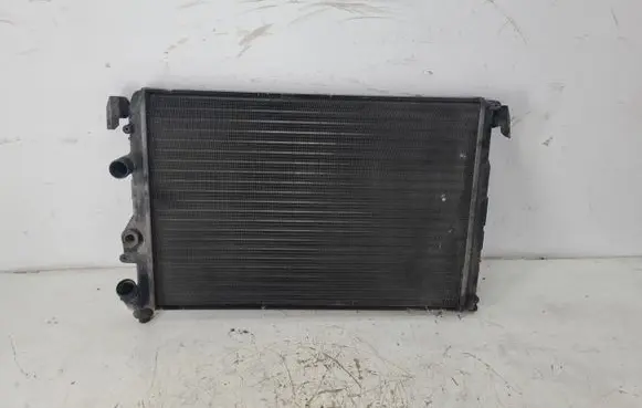 Renault Scenic I Coolant radiator 683322Z 7700425842C