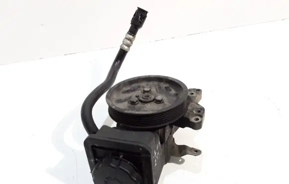 BMW 7 E65 E66 Power steering pump 6759212