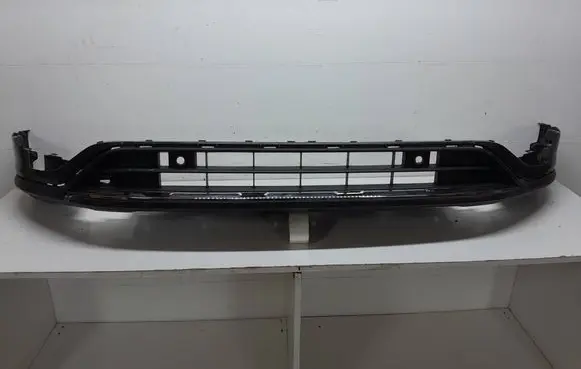 Front bumper lip
