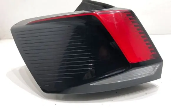 Peugeot 3008 II Rear/tail lights 9810477180
