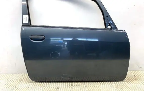 Mitsubishi Colt Front door