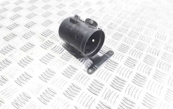 Audi A4 S4 B7 8E 8H Fuel filter bracket/mount holder 8E0201987J