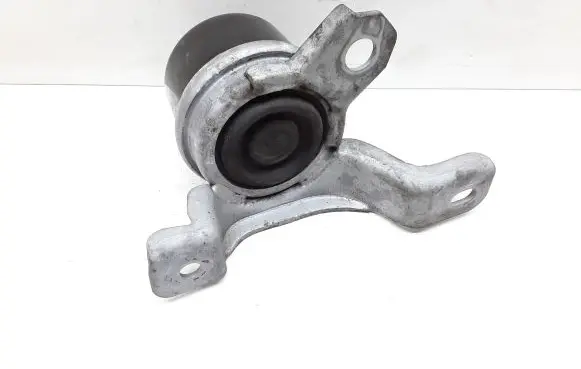 Volvo S60 Engine mount bracket 31375722