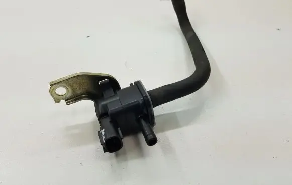 Lexus CT 200H Valve vacuum 9091012276 1362007010