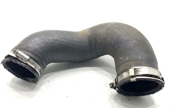 Audi Q7 4L Air intake hose/pipe 7L6145972E