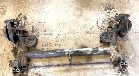 Volkswagen PASSAT B5.5 Rear axle beam 