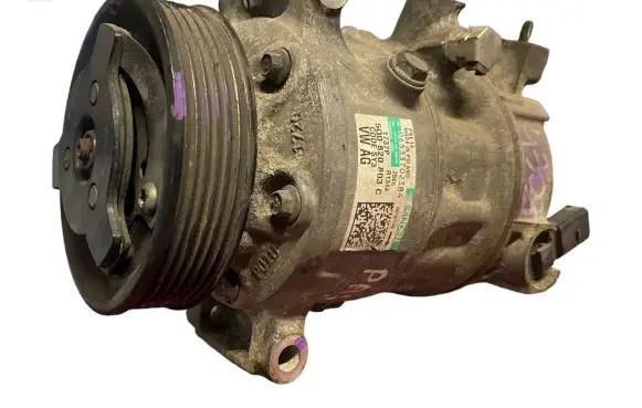 Volkswagen PASSAT B6 Air conditioning (A/C) compressor (pump) 5Q0820803C 065337023B4