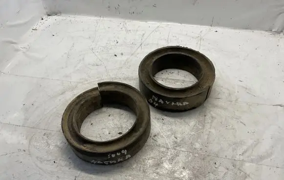 Nissan Navara D22 Front coil spring rubber mount 