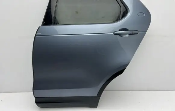 Land Rover Discovery 5 Rear door