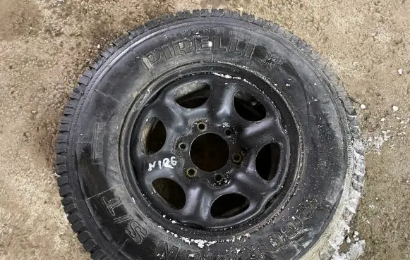 Nissan Terrano R15 spare wheel 
