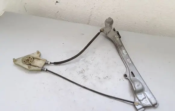 Renault Laguna III Rear window lifting mechanism without motor 827000001R 974828102