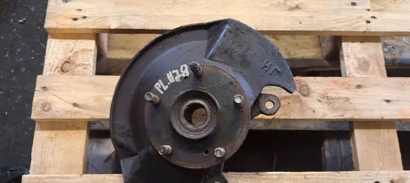Honda FR-V Front wheel hub 