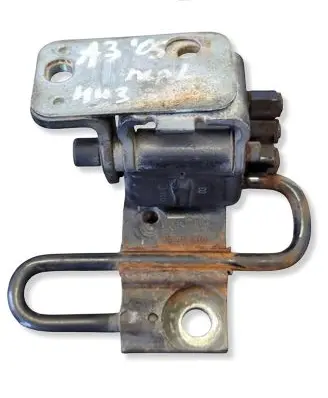 Audi A3 S3 A3 Sportback 8P Front door lower hinge 8F0831411B