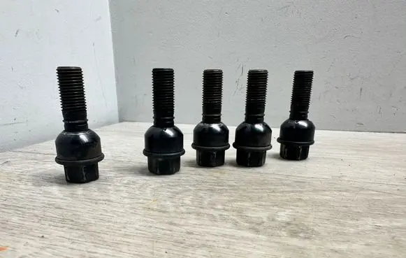 Porsche Taycan 9J1 Nuts/bolts WHT004676A