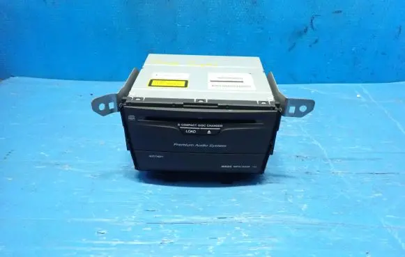 Honda Accord CD/DVD changer 39100-TL0-G611-M1