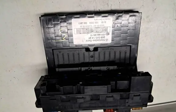 Mercedes-Benz CLK A209 C209 Fuse box set 2095451401