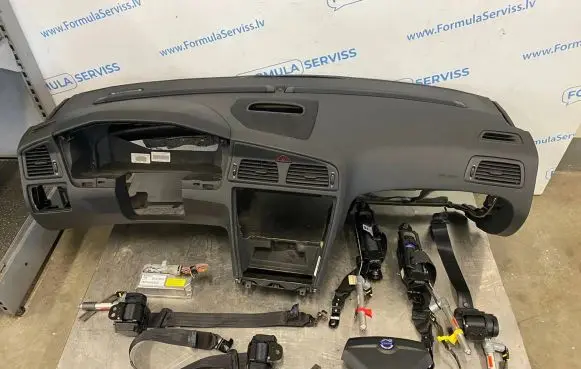 Volvo S60 Dashboard 30754311 39873728 8686538
