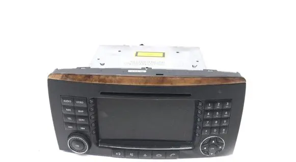 Volvo C30 Radio/CD/DVD/GPS head unit A2518200979 A2038270062